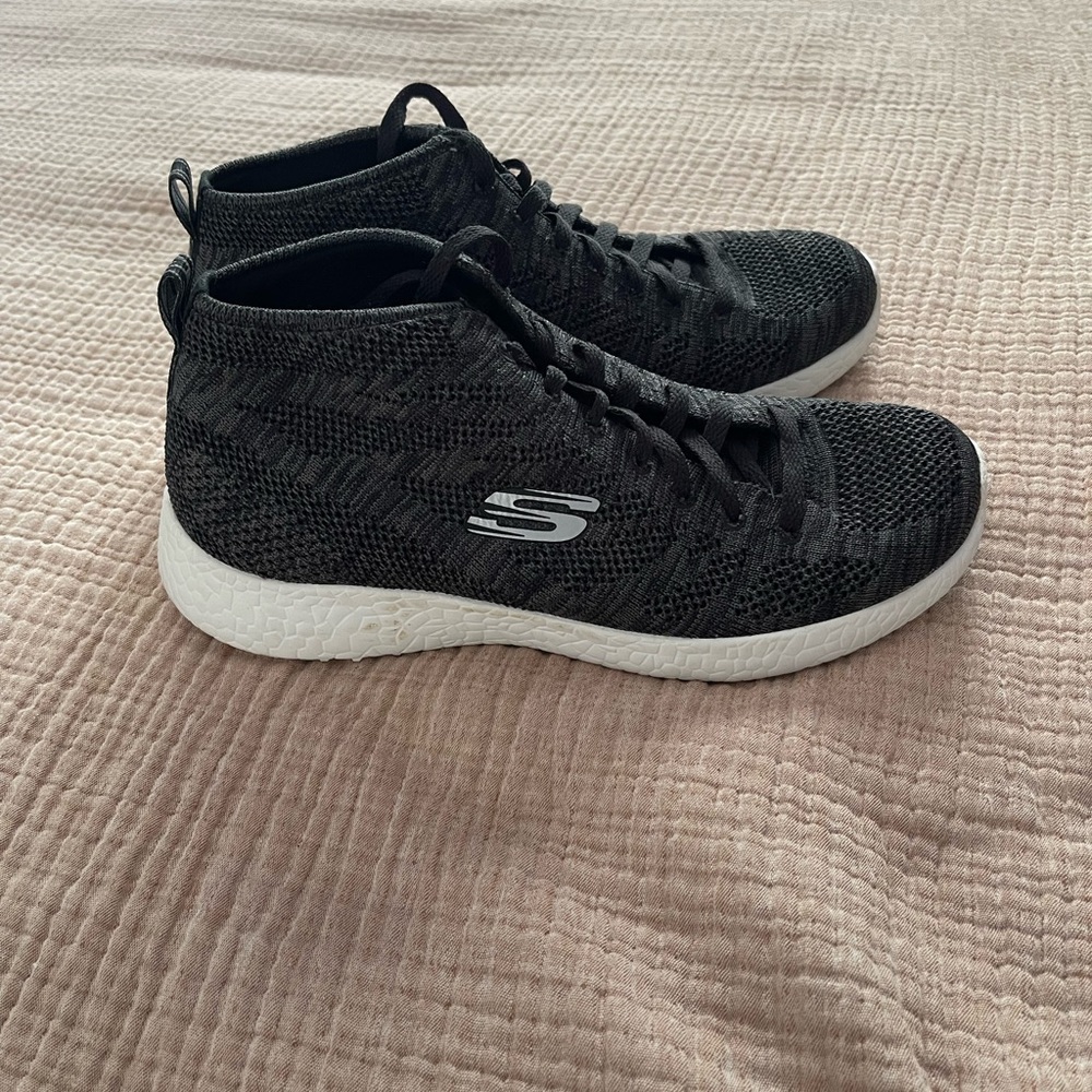 Sketchers Women Burst Divergent Knit Memory Foam Sneakers